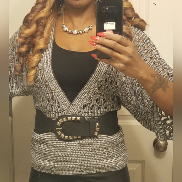 A Cute Gray & Black Deep V Sweater - Picture 8 of 9